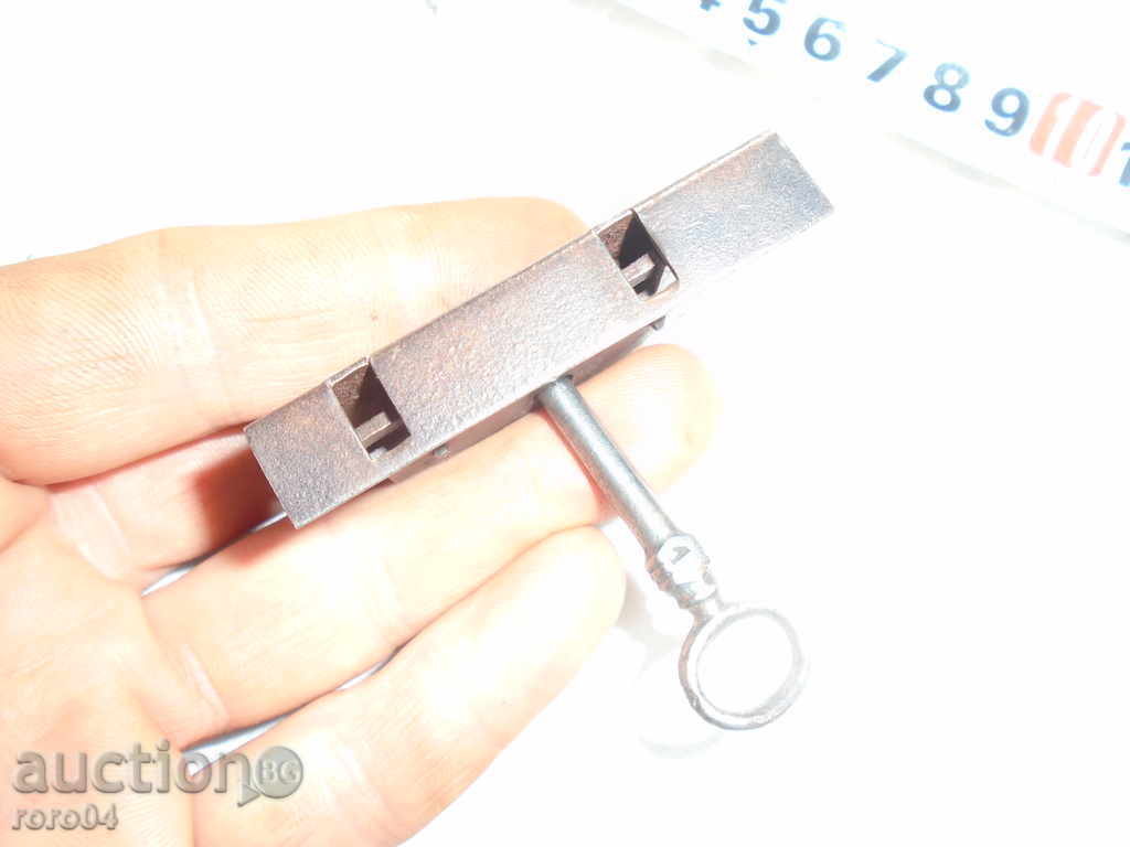 STAR SMALL HORSES KEYS WITH KEY - ACTUALLY - 5 STAR SMALL HORSES KEYS WITH KEY - ACTUALLY - 5