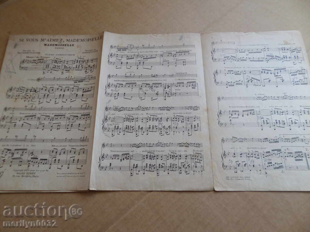 Delivery of Document A brochure of 20-year-old tango dancing Delivery of Document A brochure of 20-year-old tango dancing