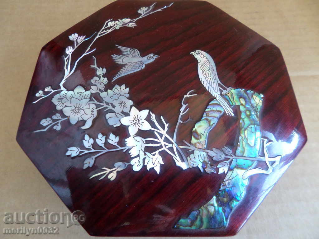 Jewel box wood jeweled in the 20th century intrigue