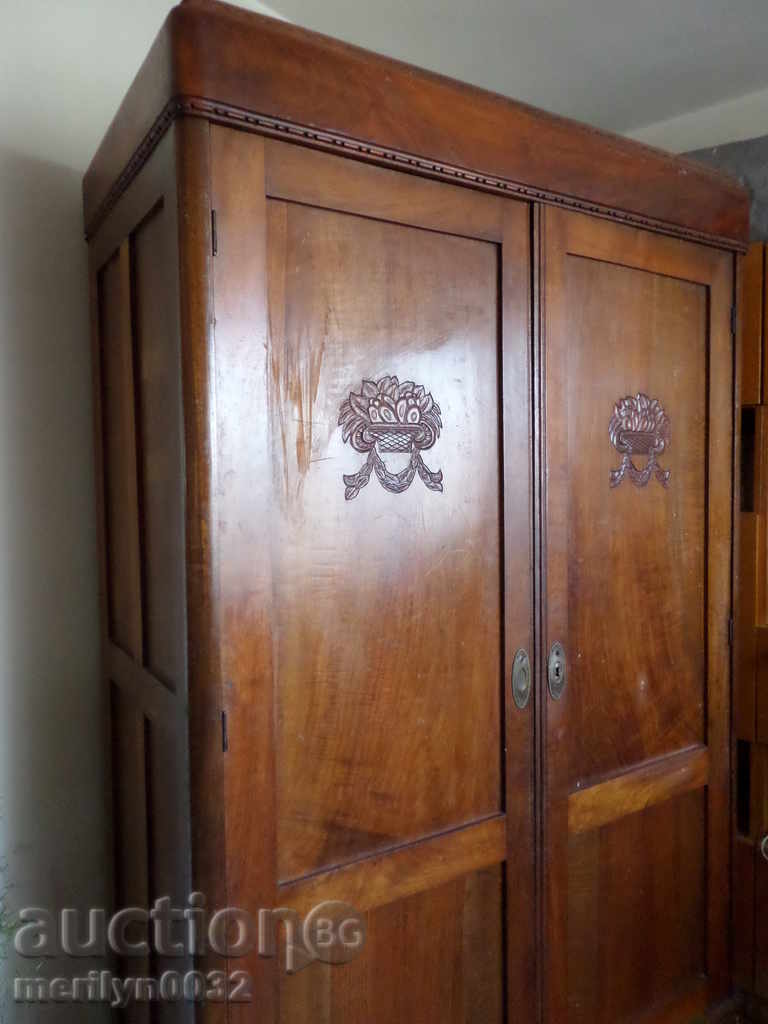 Old wardrobe made of walnut solid wood carving furniture with price 1679.00 BGN | € 858.46 Old wardrobe made of walnut solid wood carving furniture with price 1679.00 BGN | € 858.46