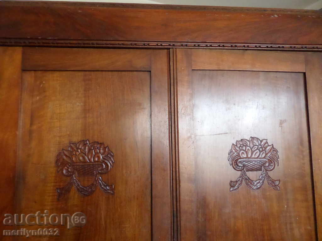 Delivery of Old wardrobe made of walnut solid wood carving furniture Delivery of Old wardrobe made of walnut solid wood carving furniture