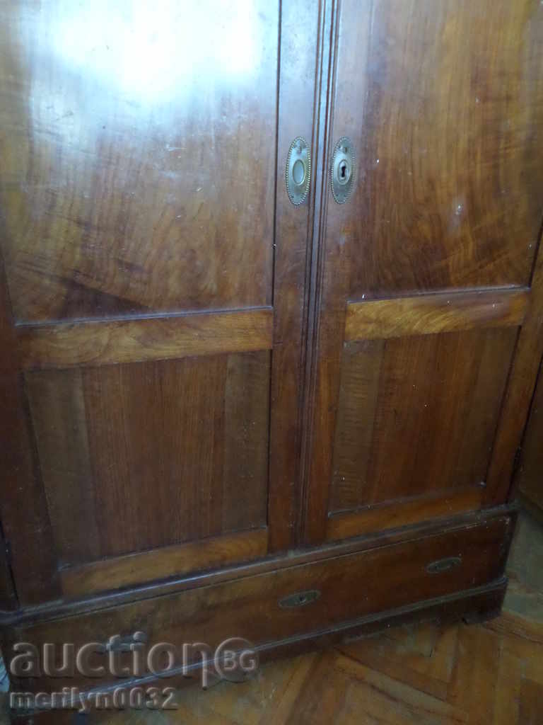 Old wardrobe made of walnut solid wood carving furniture - 6 Old wardrobe made of walnut solid wood carving furniture - 6