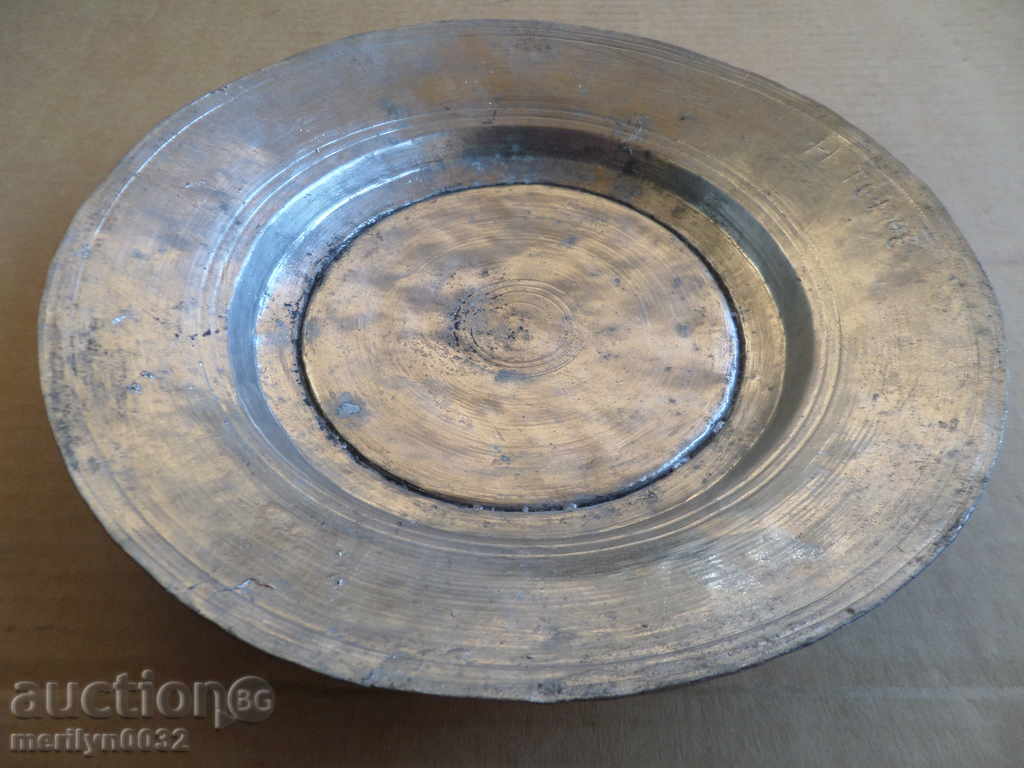 Delivery of Ancient tin tin, saucer, bowl, tass, copper pot, baker
