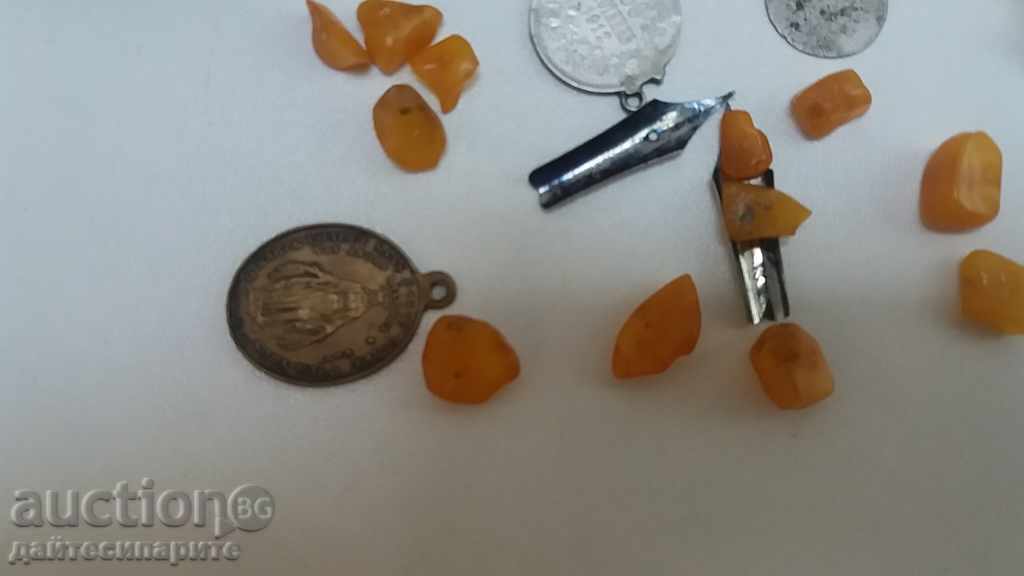 Various old little things with price 14.99 BGN | € 7.66