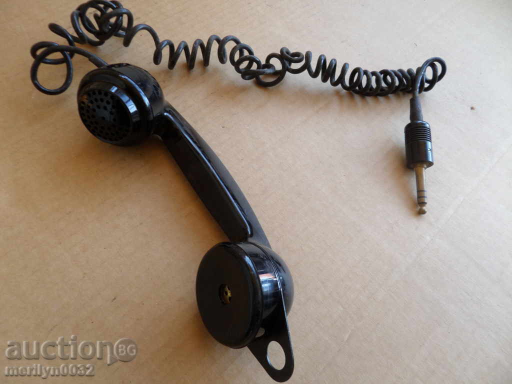 Vechiul telefon receptor bachelita, telegraf cu preț 59.00 BGN | € 30.17 Vechiul telefon receptor bachelita, telegraf cu preț 59.00 BGN | € 30.17