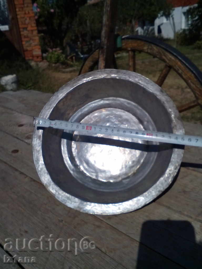 Auction Bakteria, a copper plate, a dish Auction Bakteria, a copper plate, a dish