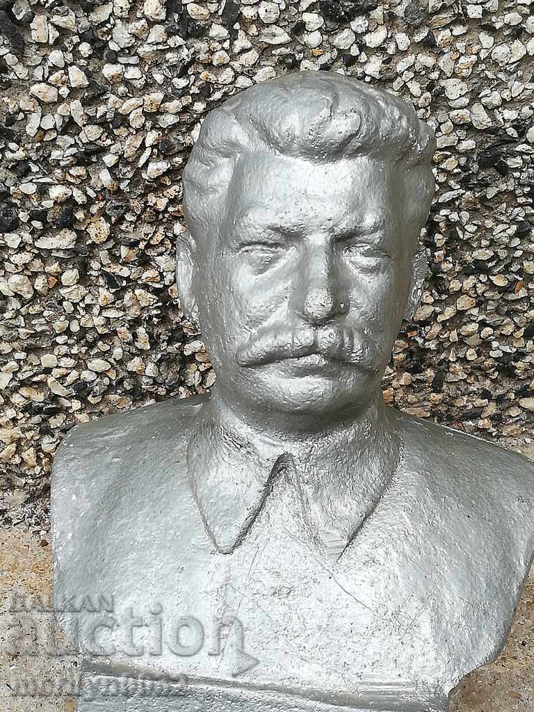 Bust din aluminiu al figurinei lui Stalin, plastic, statuetă cu preț 439.00 BGN | € 224.46