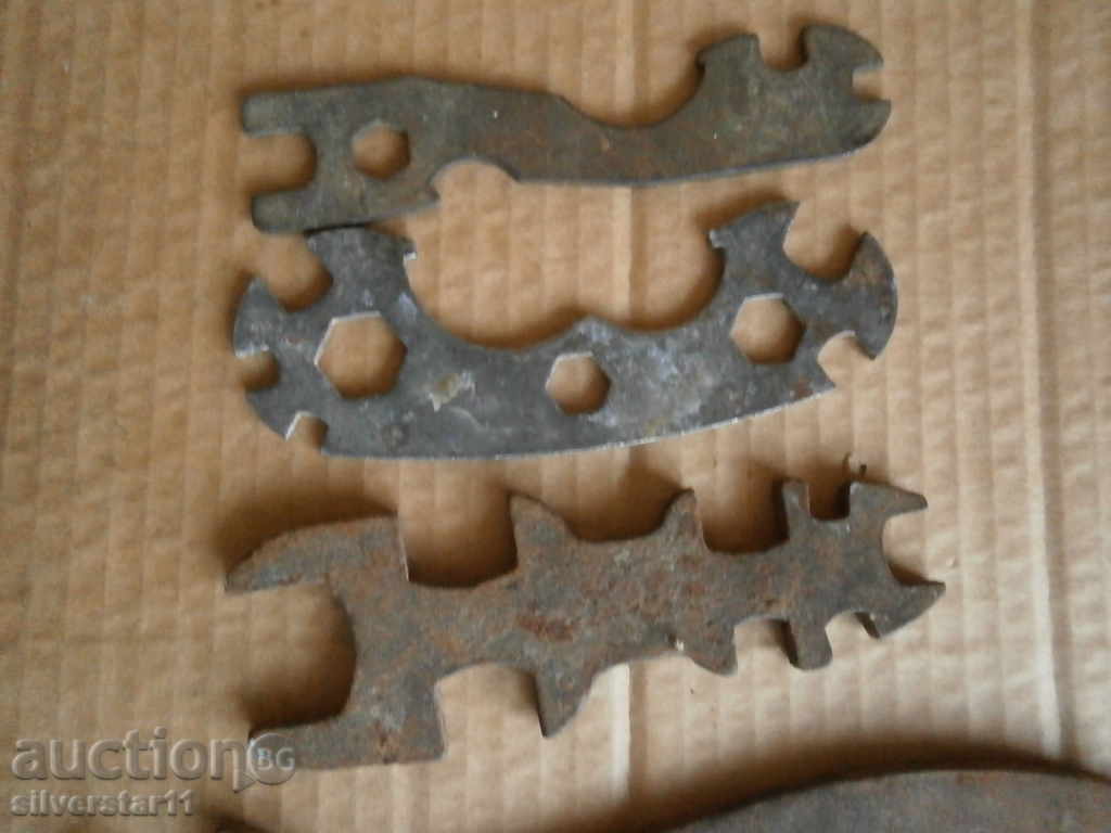 lots of antique keys - 5 lots of antique keys - 5