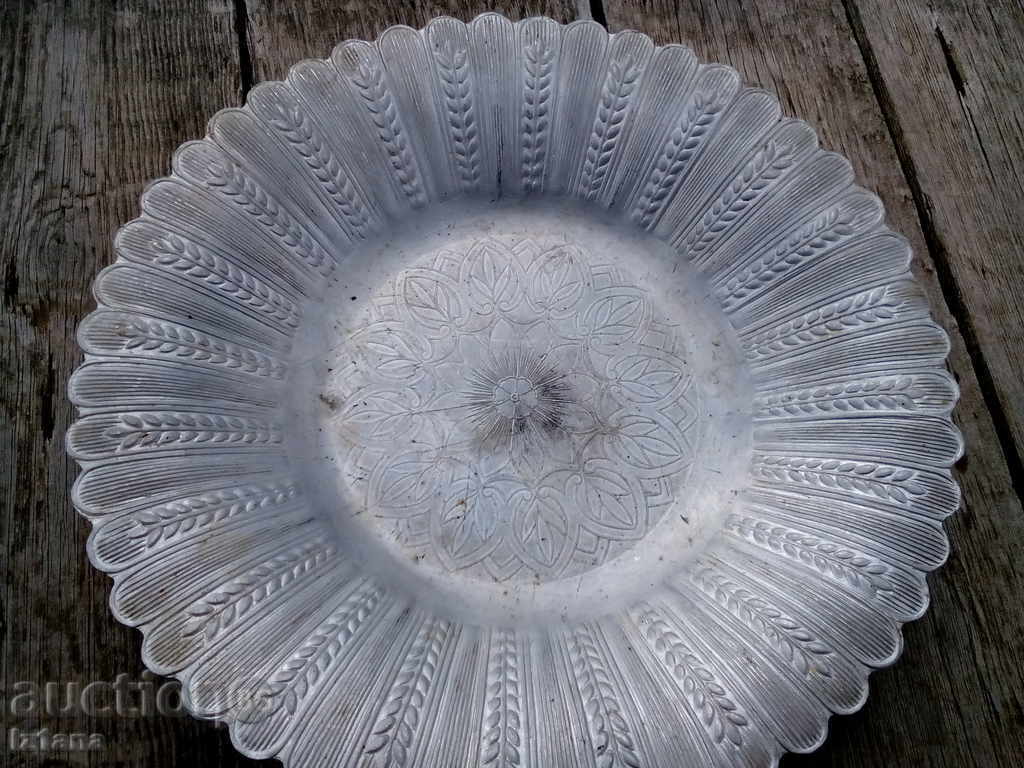 Auction  Old fruit, plate