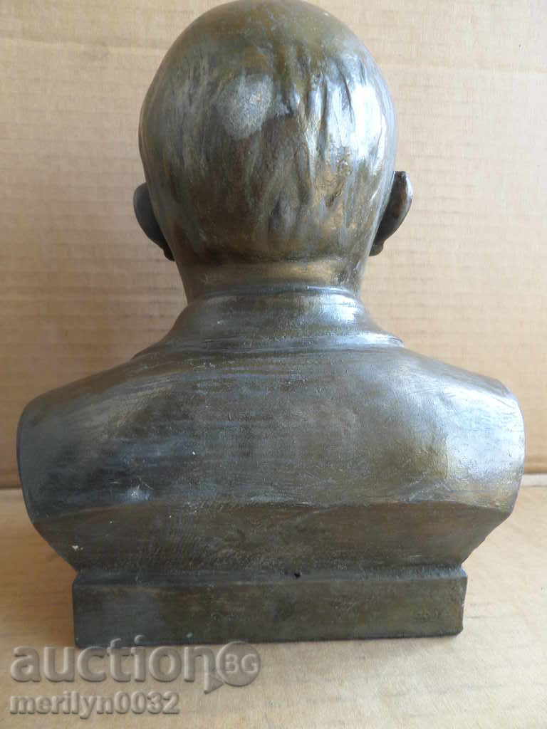 Delivery of Aluminum bust of Lenin, figure, plastic, statuette Delivery of Aluminum bust of Lenin, figure, plastic, statuette
