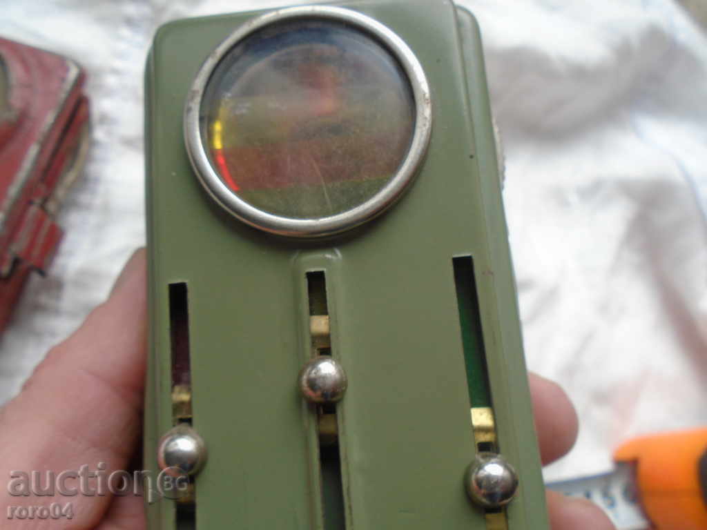 FENCERIES - 2 FILES / FREE FASHIONS / GREEN IS EXCELLENT - 7 FENCERIES - 2 FILES / FREE FASHIONS / GREEN IS EXCELLENT - 7