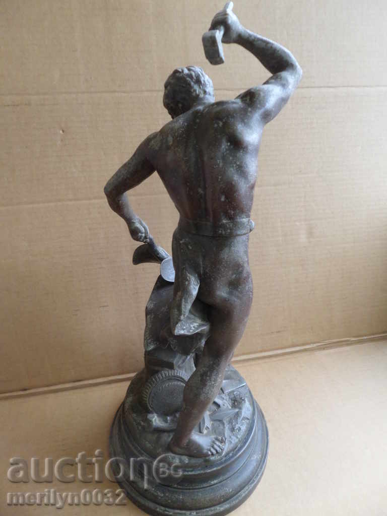 Αντίκες γκαλερί άγαλμα στο Παρίσι Beg του σχήματος του 20ου αιώνα με τιμή 1399.00 BGN | € 715.30 Αντίκες γκαλερί άγαλμα στο Παρίσι Beg του σχήματος του 20ου αιώνα με τιμή 1399.00 BGN | € 715.30