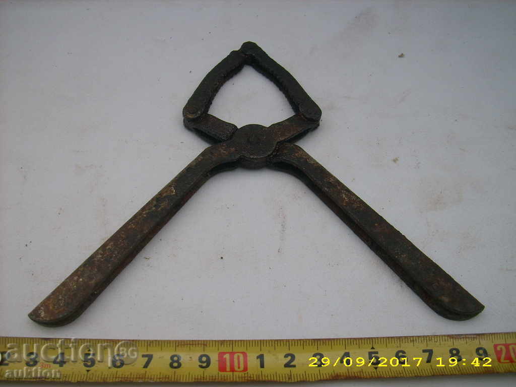 OLD MACHINE FOR TREATMENT OF WAXES AND BADEMI - 5 OLD MACHINE FOR TREATMENT OF WAXES AND BADEMI - 5