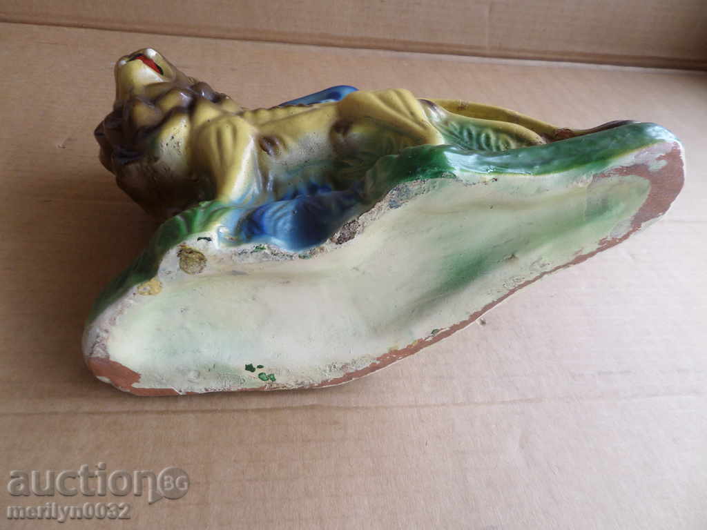 Licitație vaza veche cu ceramica figura leu