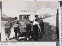Снимка Българската  експедицията до връх Демавенд Иран 1967