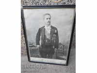 Κορνιζαρισμένη φωτογραφία του Κωνσταντίνου Στοΐλοφ με αυτόγραφο πορτρέτο