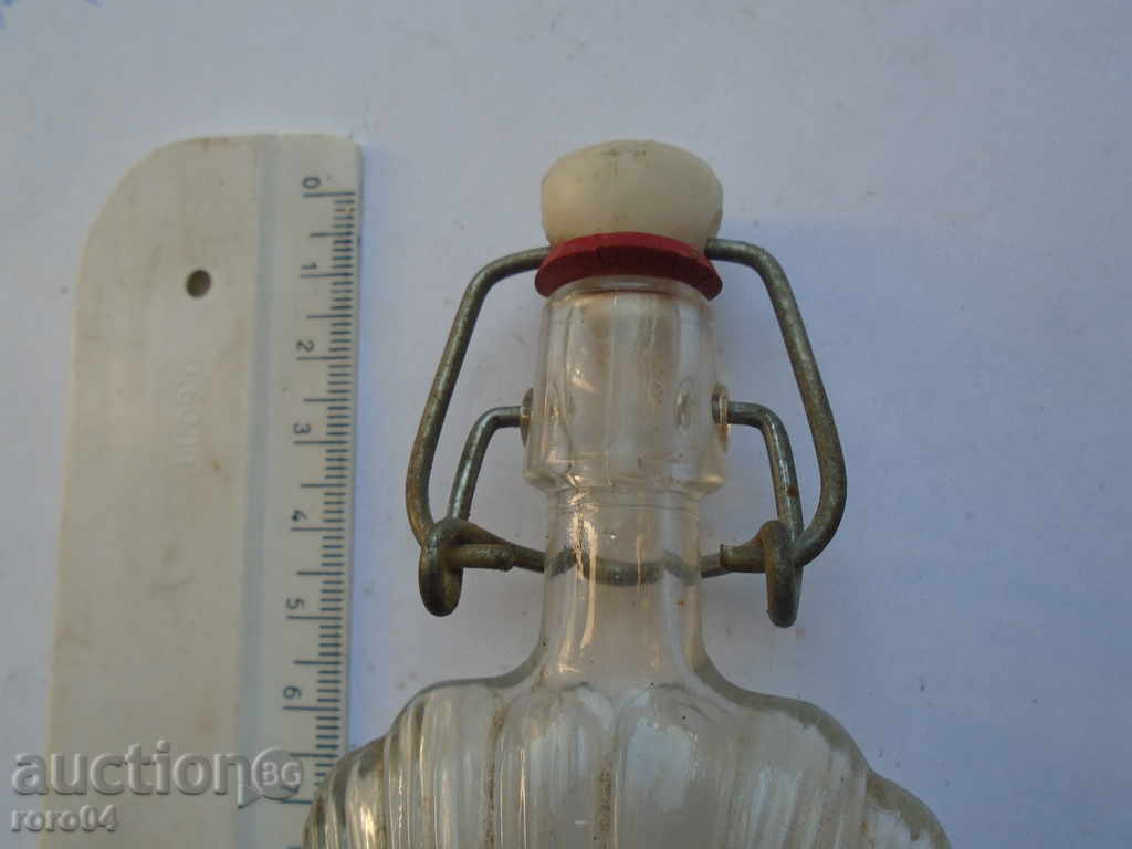Auction INTERESTING OLD LITTLE BOTTLE TYPE LIMONDJI Auction INTERESTING OLD LITTLE BOTTLE TYPE LIMONDJI