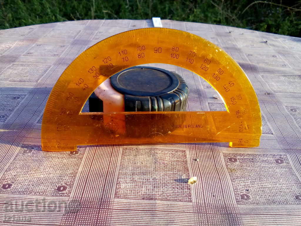 Protractor with price 6.00 BGN | € 3.07 Protractor with price 6.00 BGN | € 3.07