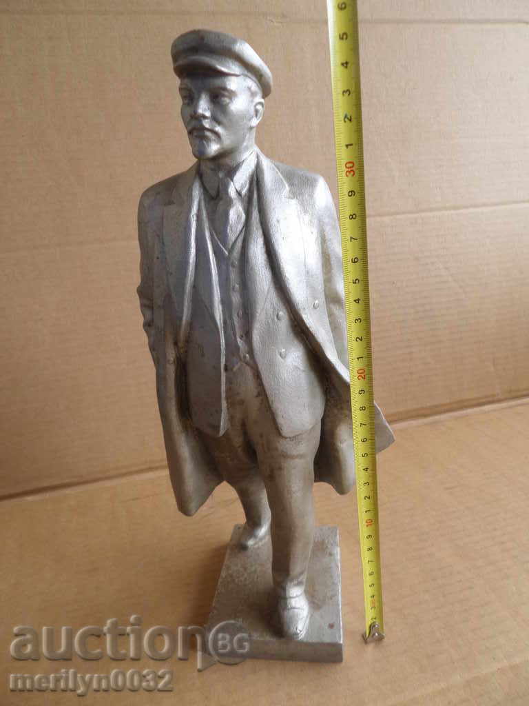 Delivery of Statuette Author figure Lenin figure plastic sculpture Delivery of Statuette Author figure Lenin figure plastic sculpture