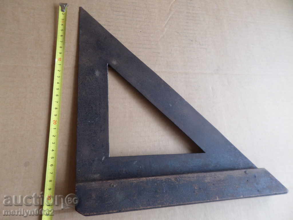 Licitație instrument Vechi tâmplar din lemn unghi de fier