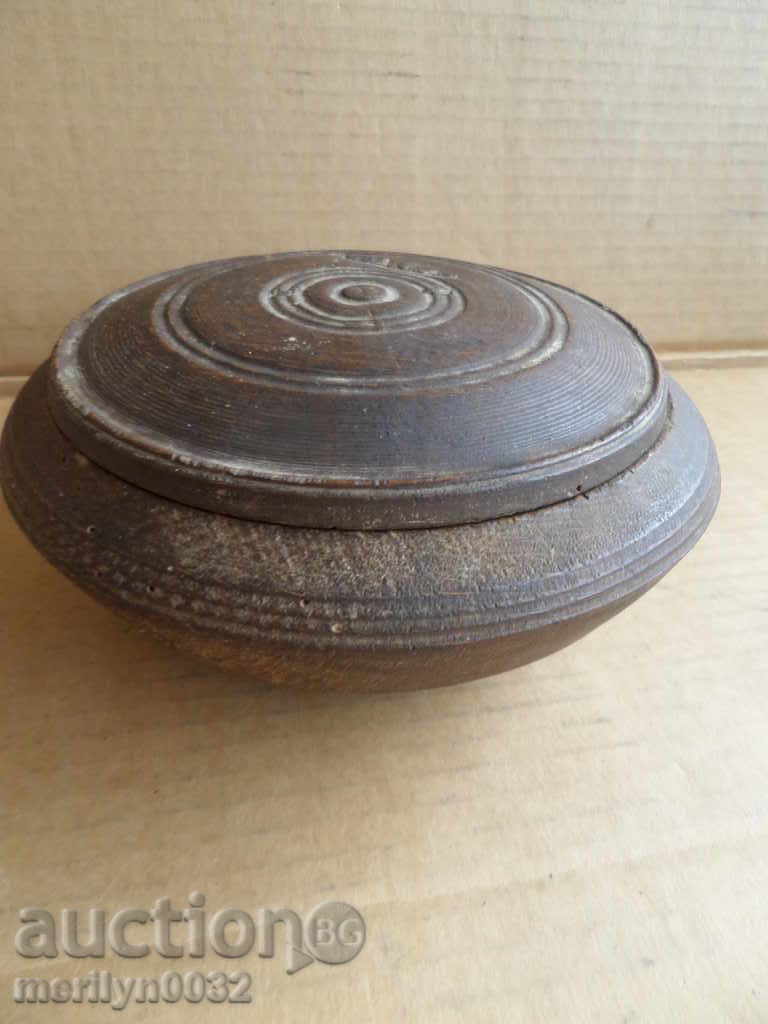 Old wooden vessel, sahan, bowl, cup with lid, wooden Old wooden vessel, sahan, bowl, cup with lid, wooden