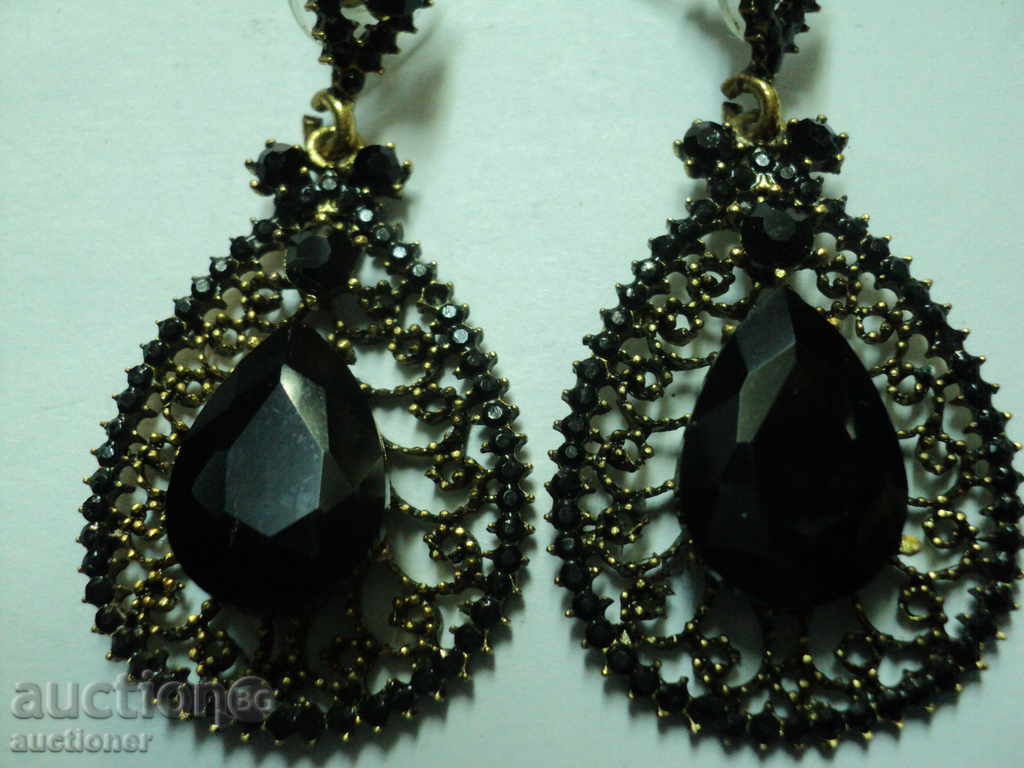 OLD, cercei pietre. cu preț 20.00 BGN | € 10.23