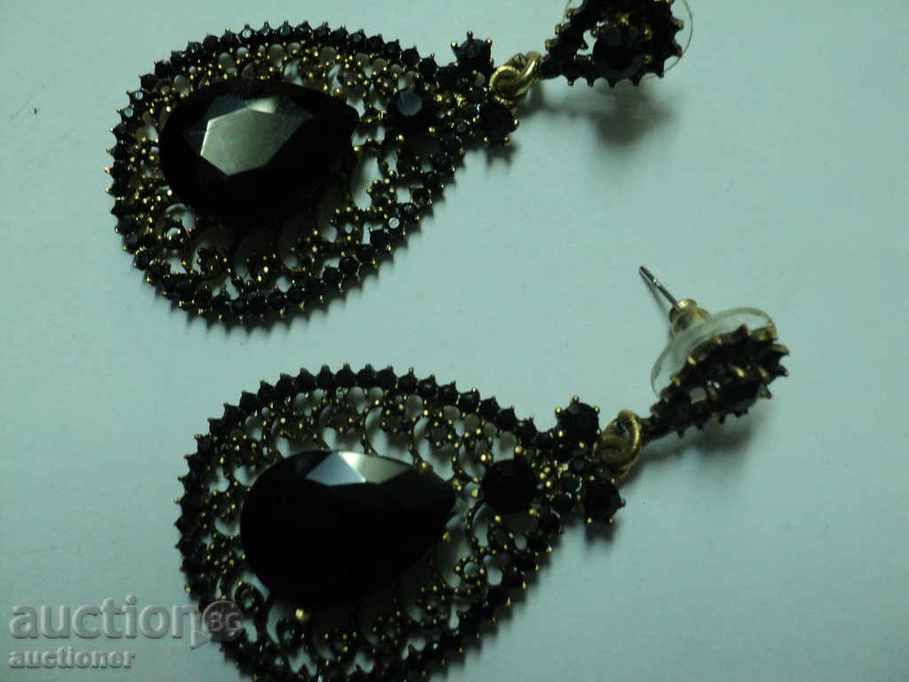 Licitație OLD, cercei pietre.