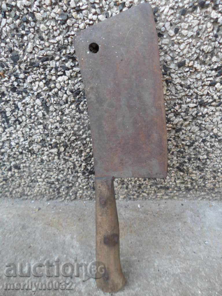 Delivery of Old saber, ax, pole Delivery of Old saber, ax, pole