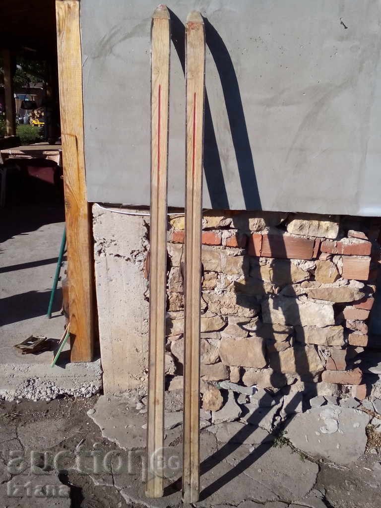 Old skis - 5 Old skis - 5