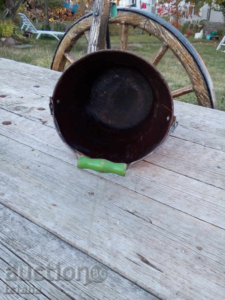 Delivery of Children's metal bucket, bucket Delivery of Children's metal bucket, bucket