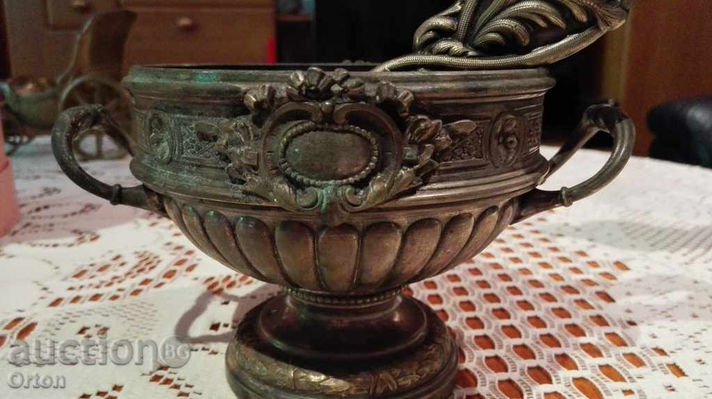 An old soup sauce + pinch with price 120.00 BGN | € 61.36