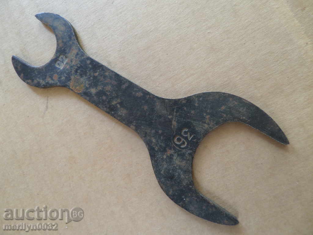 Key to the WW2 machine gun with price 28.00 BGN | € 14.32 Key to the WW2 machine gun with price 28.00 BGN | € 14.32