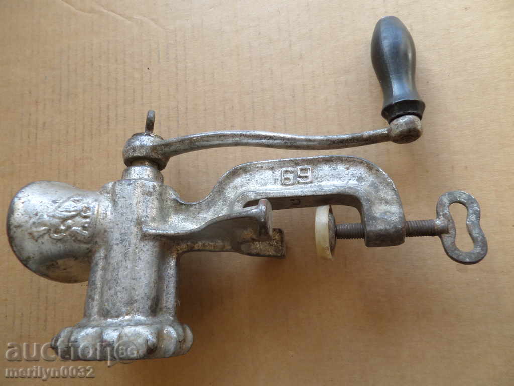 An old metal grinder for meat grinders with price 45.00 BGN | € 23.01 An old metal grinder for meat grinders with price 45.00 BGN | € 23.01