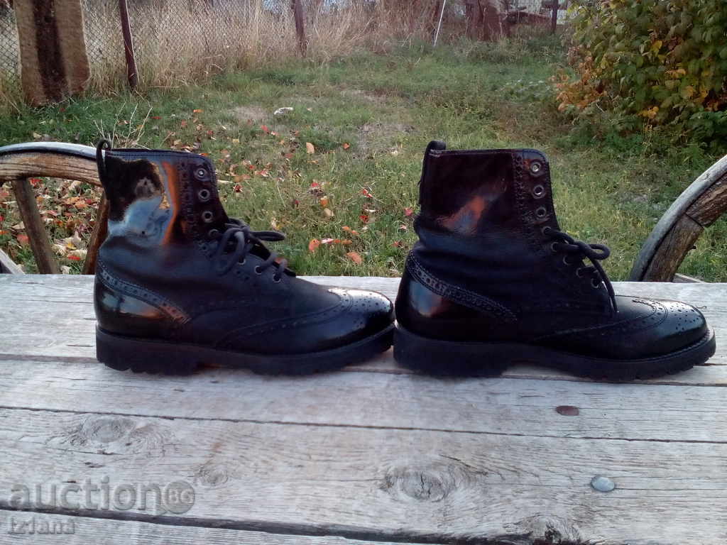 Ladies boots with price 30.00 BGN | € 15.34 Ladies boots with price 30.00 BGN | € 15.34