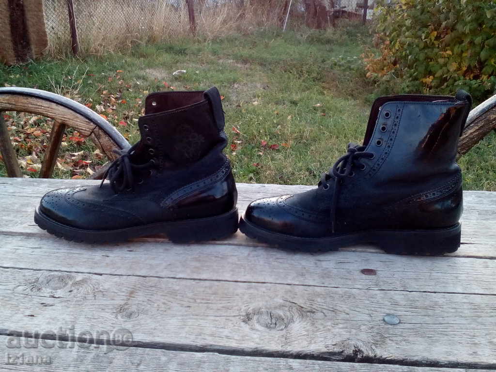 Delivery of Ladies boots Delivery of Ladies boots