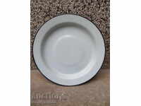 Εμαγιέ μπολ δικαστήριο μπολ σμάλτο, πρώιμων σοσιαλιστικών