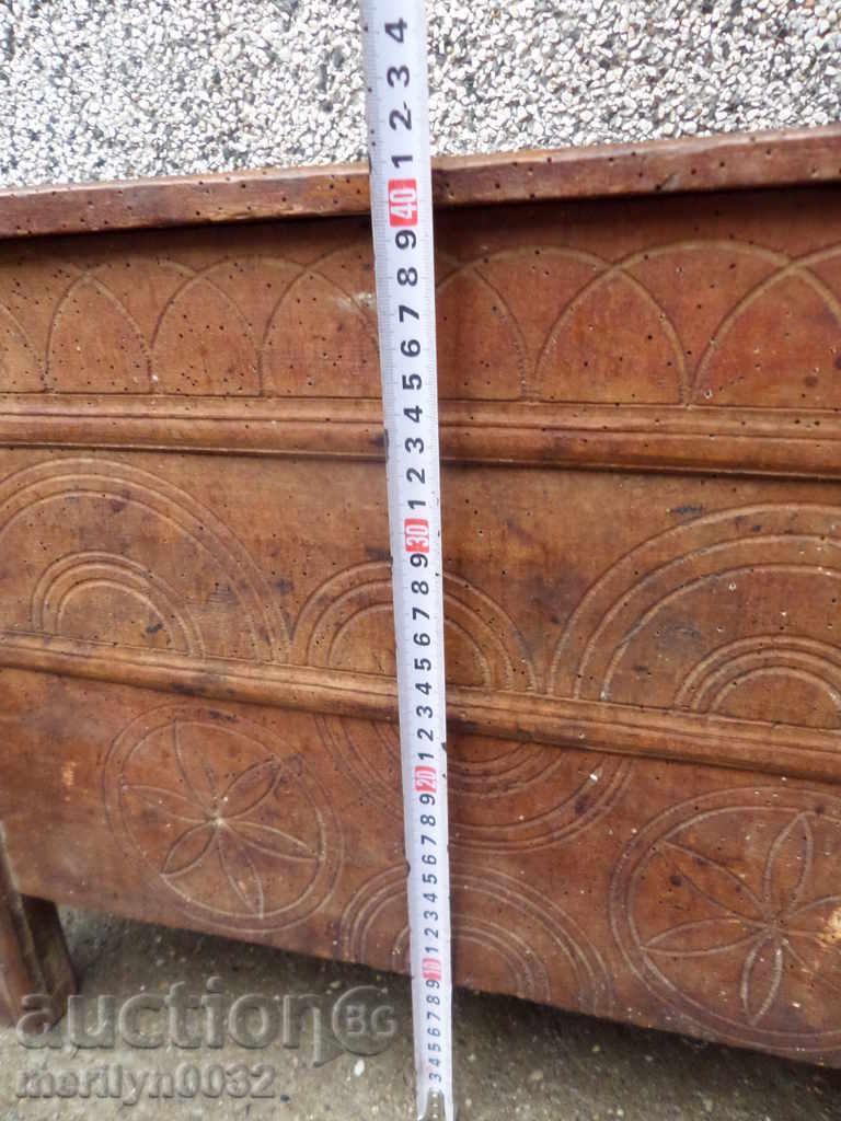 Livrarea Șezlong Mic Vechi Comodă cu sertare Primitive