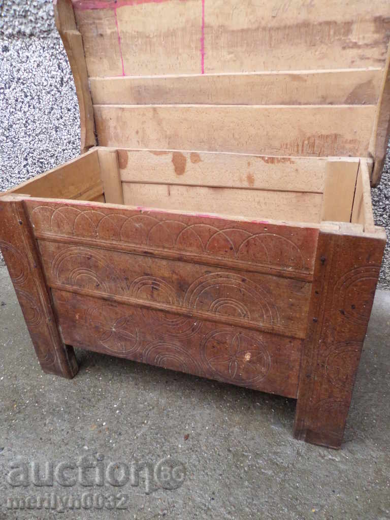 Șezlong Mic Vechi Comodă cu sertare Primitive - 7