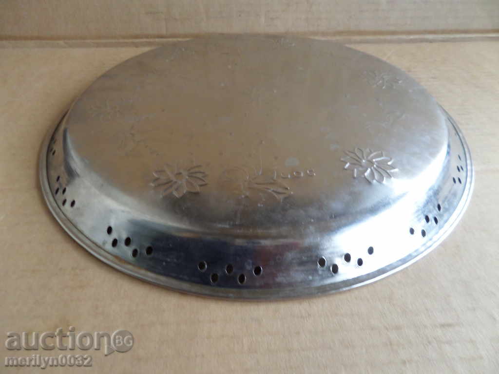 Auction Socialist jockey tray Auction Socialist jockey tray