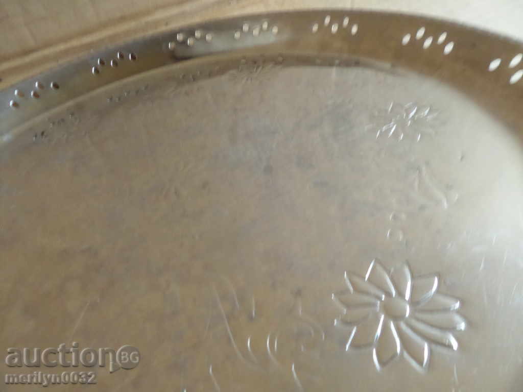 Delivery of Socialist jockey tray Delivery of Socialist jockey tray