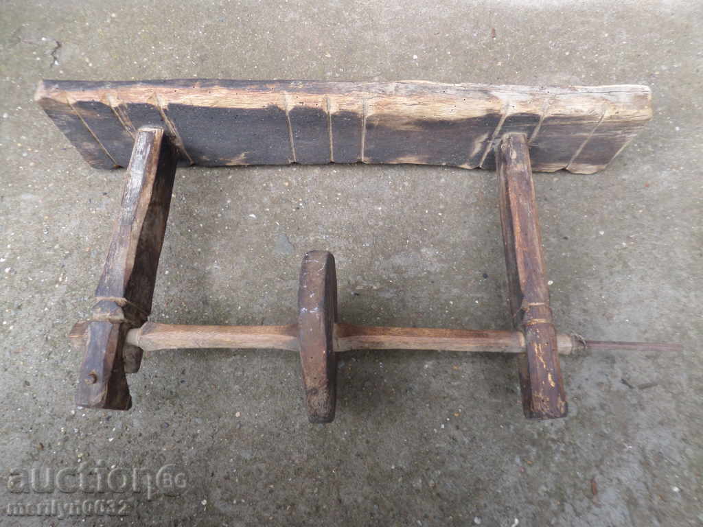 Delivery of Wood Wheel Old Mechanism Gear Pincer Wooden Delivery of Wood Wheel Old Mechanism Gear Pincer Wooden