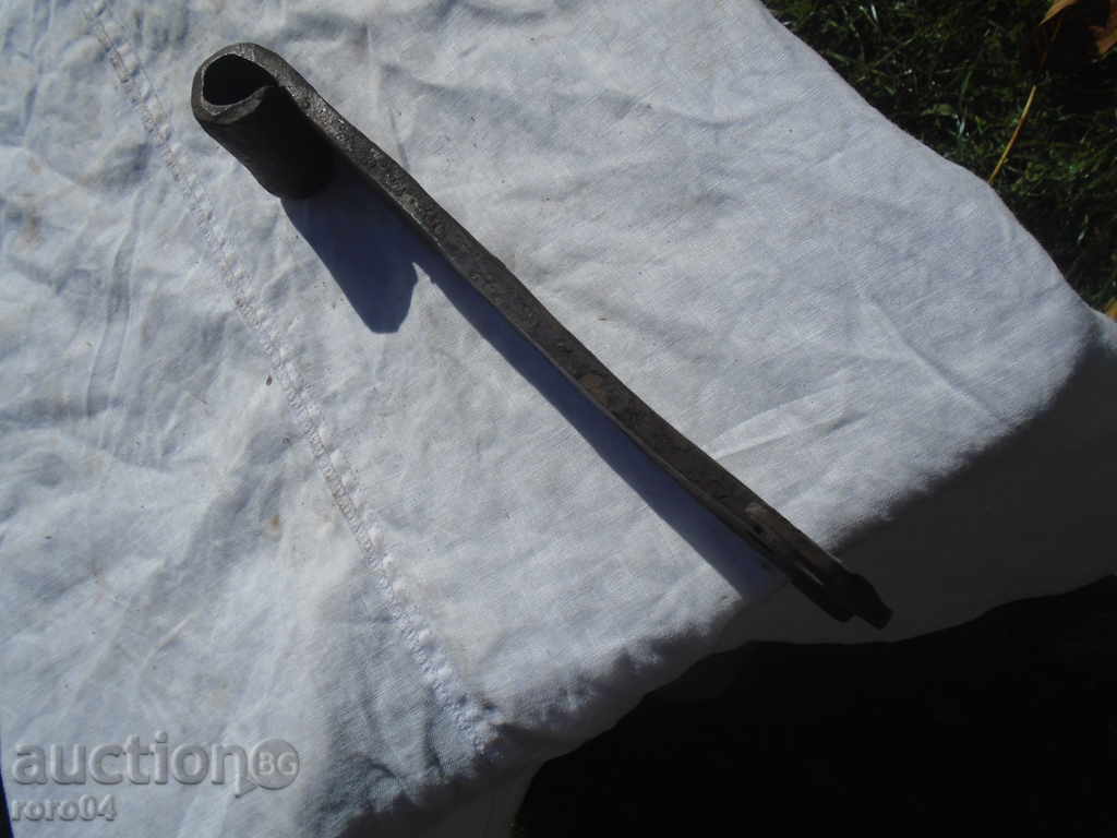 Delivery of OLD HANGER HANGED PANTA