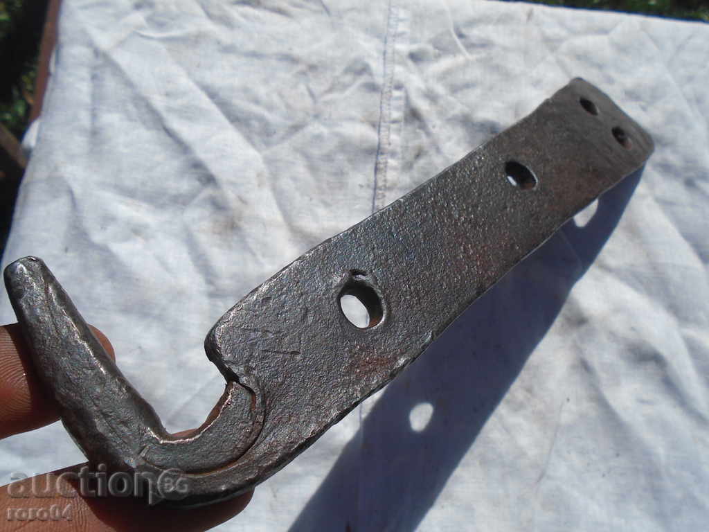 Delivery of OLD HANGER HANGED PANTA