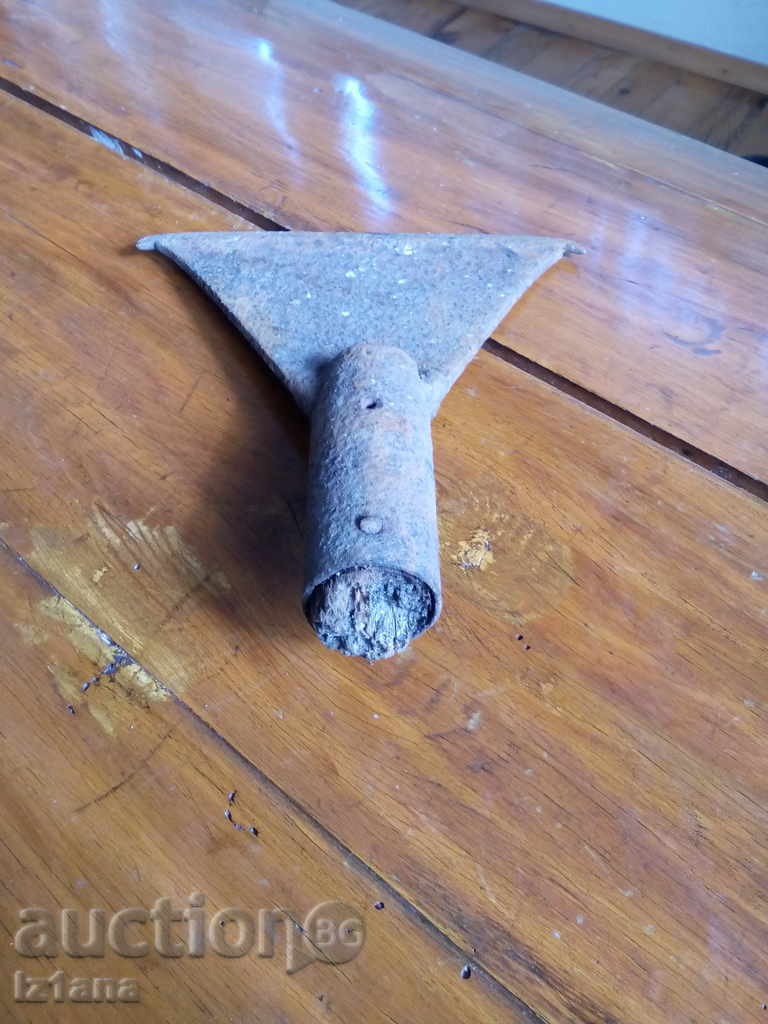 Auction  Ancient tool