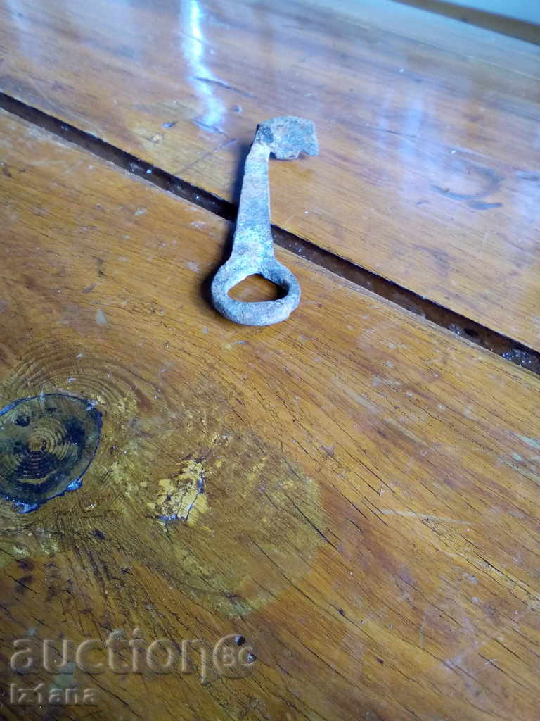 An old key with price 20.00 BGN | € 10.23 An old key with price 20.00 BGN | € 10.23