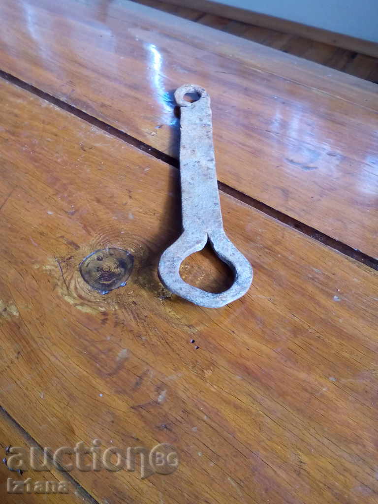 Delivery of Ancient latch Delivery of Ancient latch