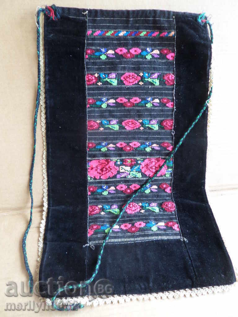 Δημοπρασία Παλιά υφαντό κεντημένη ποδιά κεντημένη με πούλιες φόρεμα φορεσιά