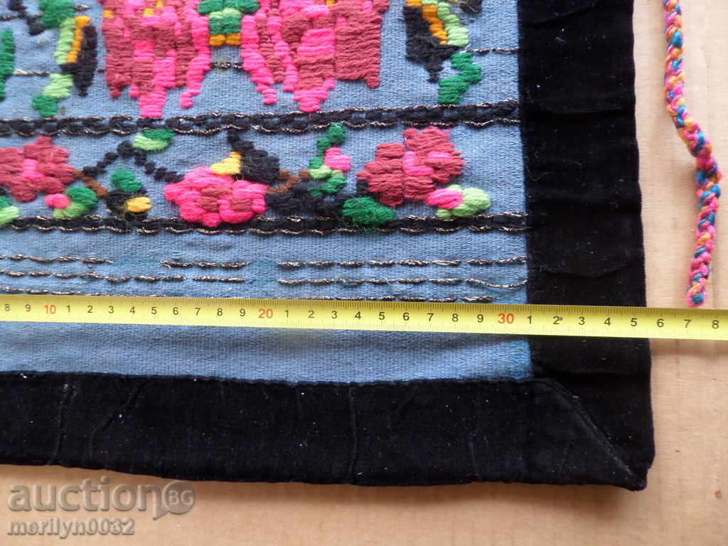 Delivery of Old woven embroidered embroidered apron with tinsel wear sukman Delivery of Old woven embroidered embroidered apron with tinsel wear sukman