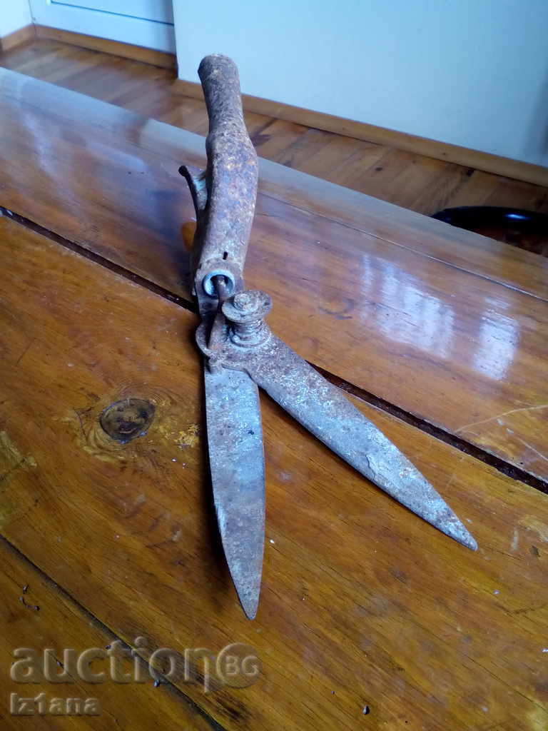 Old scissors, scissors with price 20.00 BGN | € 10.23 Old scissors, scissors with price 20.00 BGN | € 10.23