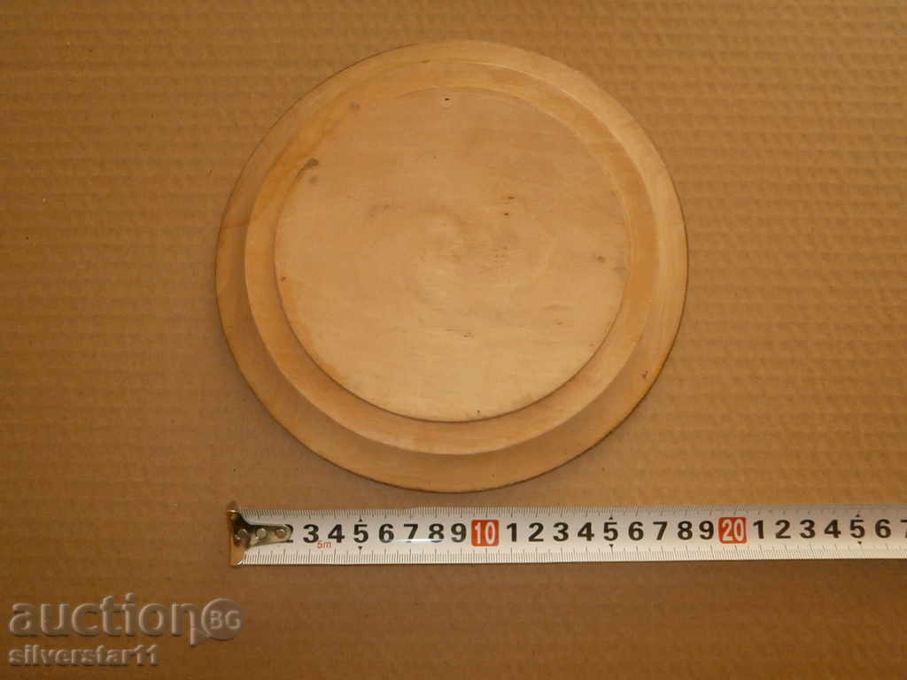 Auction a wooden saucer Auction a wooden saucer